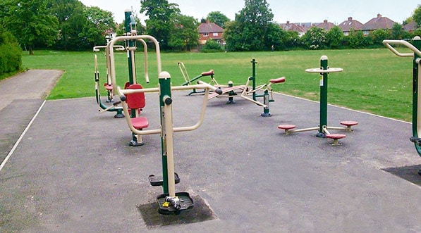 fitness-outdoor-appareil Ces espaces en accès libre permettent au plus grand nombre de bénéficier d'appareils de qualité