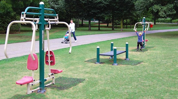 fitness-outdoor-enfant-parc Le Fitness outdoor pour un travail musculaire, cardio mais également relaxation complet et efficace