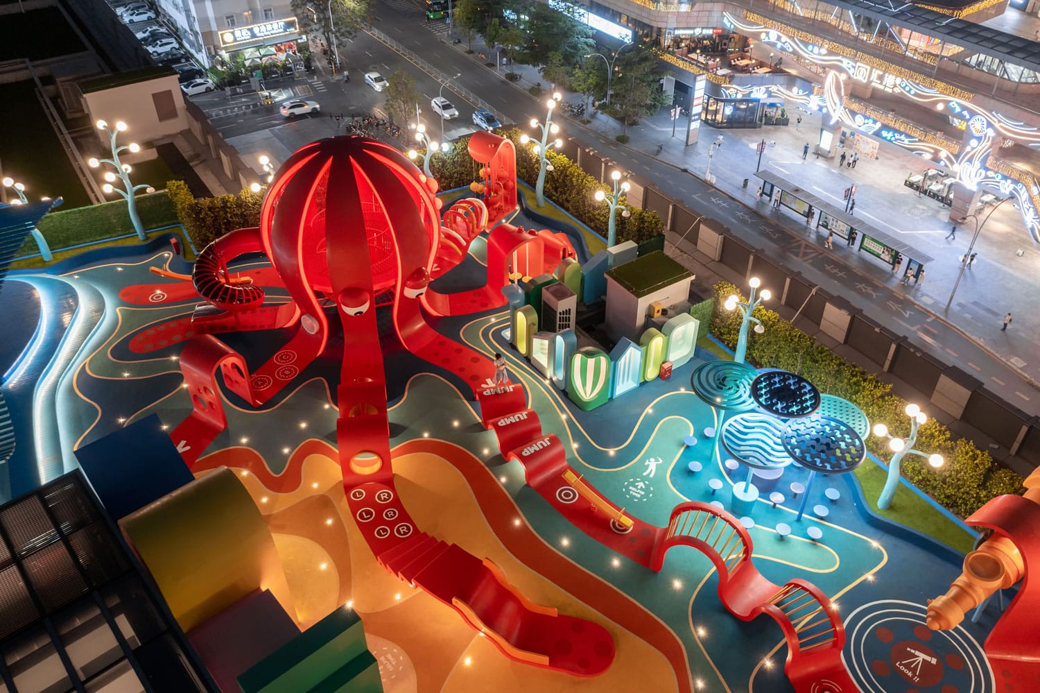 octopus-kingdom-aire-jeu-toit-centre-commercial-drone-5