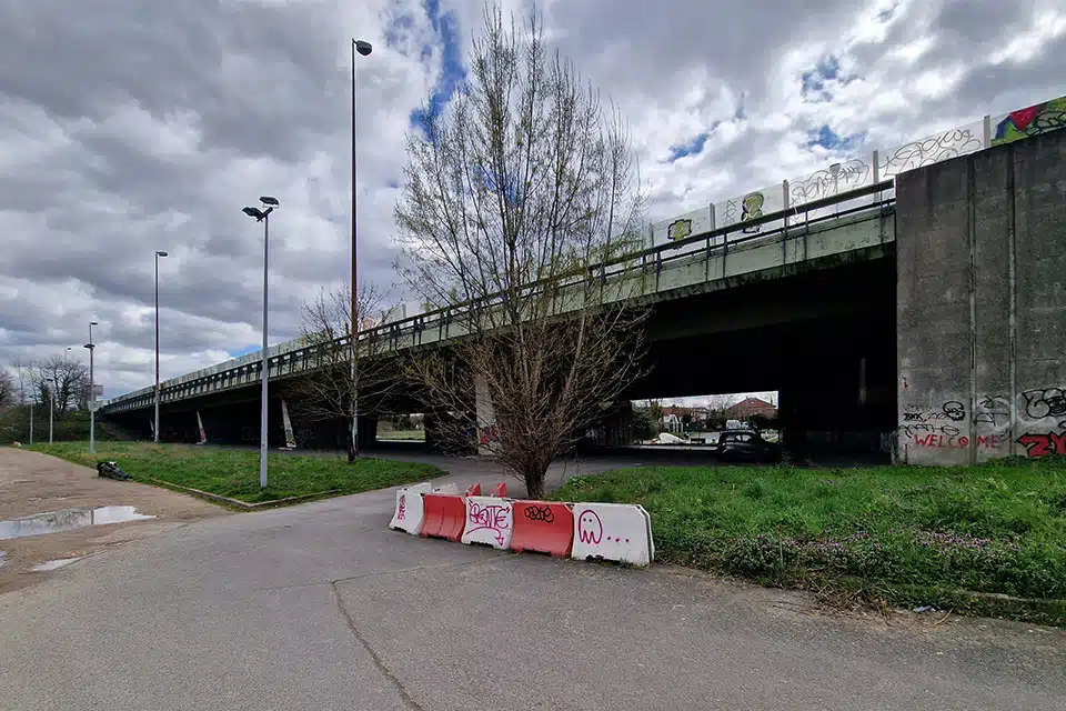 sous-le-pont-A86-joinville-Avant-1